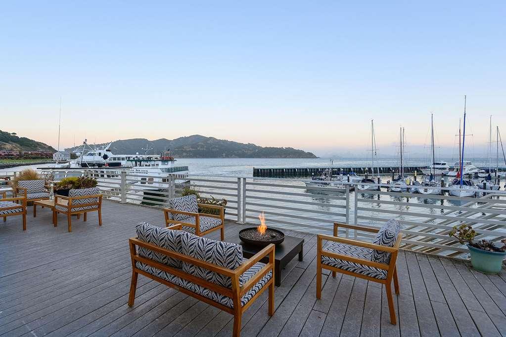 Waters Edge Hotel Тибурон Екстериор снимка