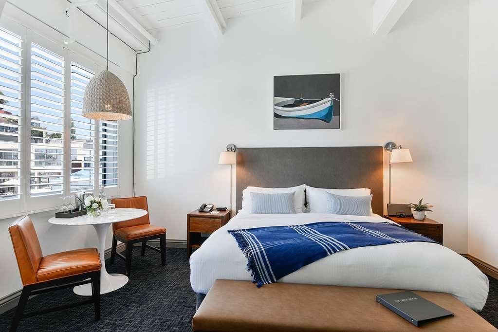 Waters Edge Hotel Тибурон Стая снимка